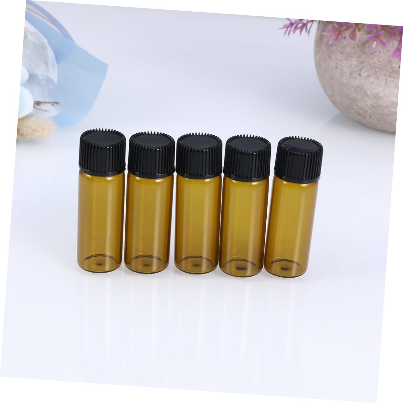 Housoutil 12pcs Brown Glass Sample Bottles Screw Caps Essential Oil Vials Compact and Portable Travel Bottles