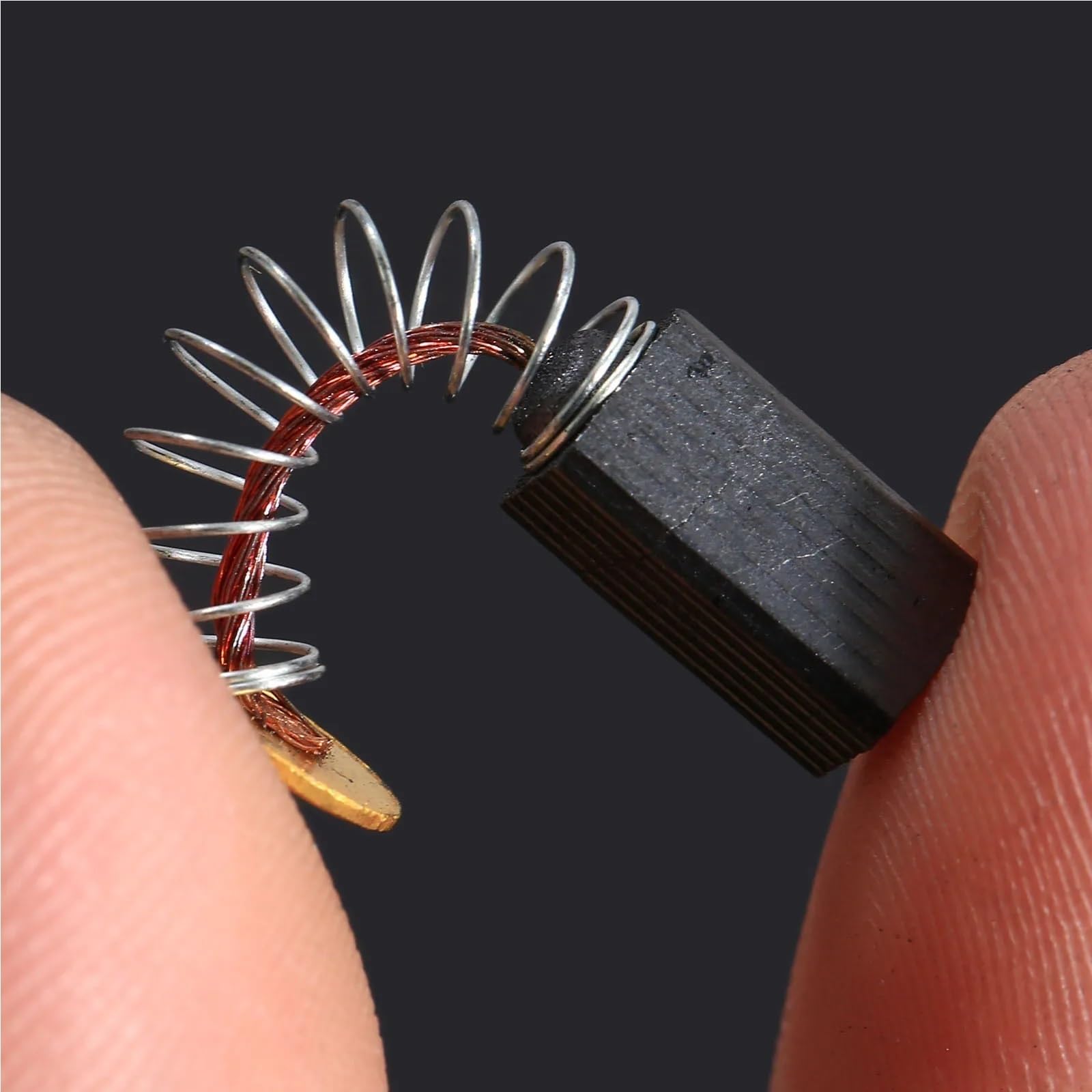 Wymiana szczotek węglowych 100 sztuk 5x5x9mm Mini wiertarka elektryczna wymiana młynka szczotki węglowe części zamienne do silników elektrycznych narzędzie obrotowe