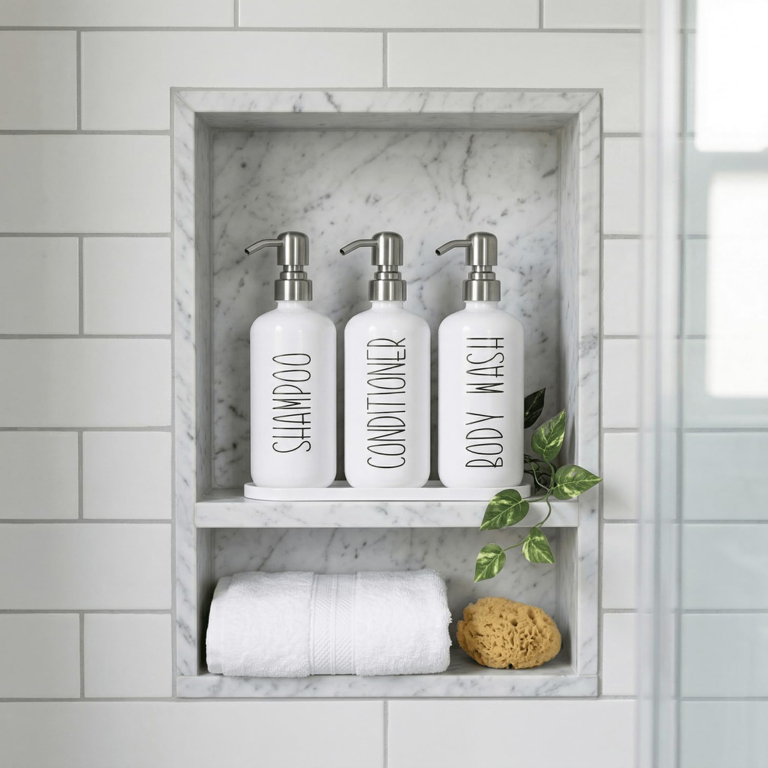 MOMEEMO Flaconi ricaricabili per shampoo e balsamo con vassoio, dispenser per shampoo doccia per doccia, dispenser per bagnoschiuma, dispenser per shampoo, balsamo con pompe in acciaio inossidabile
