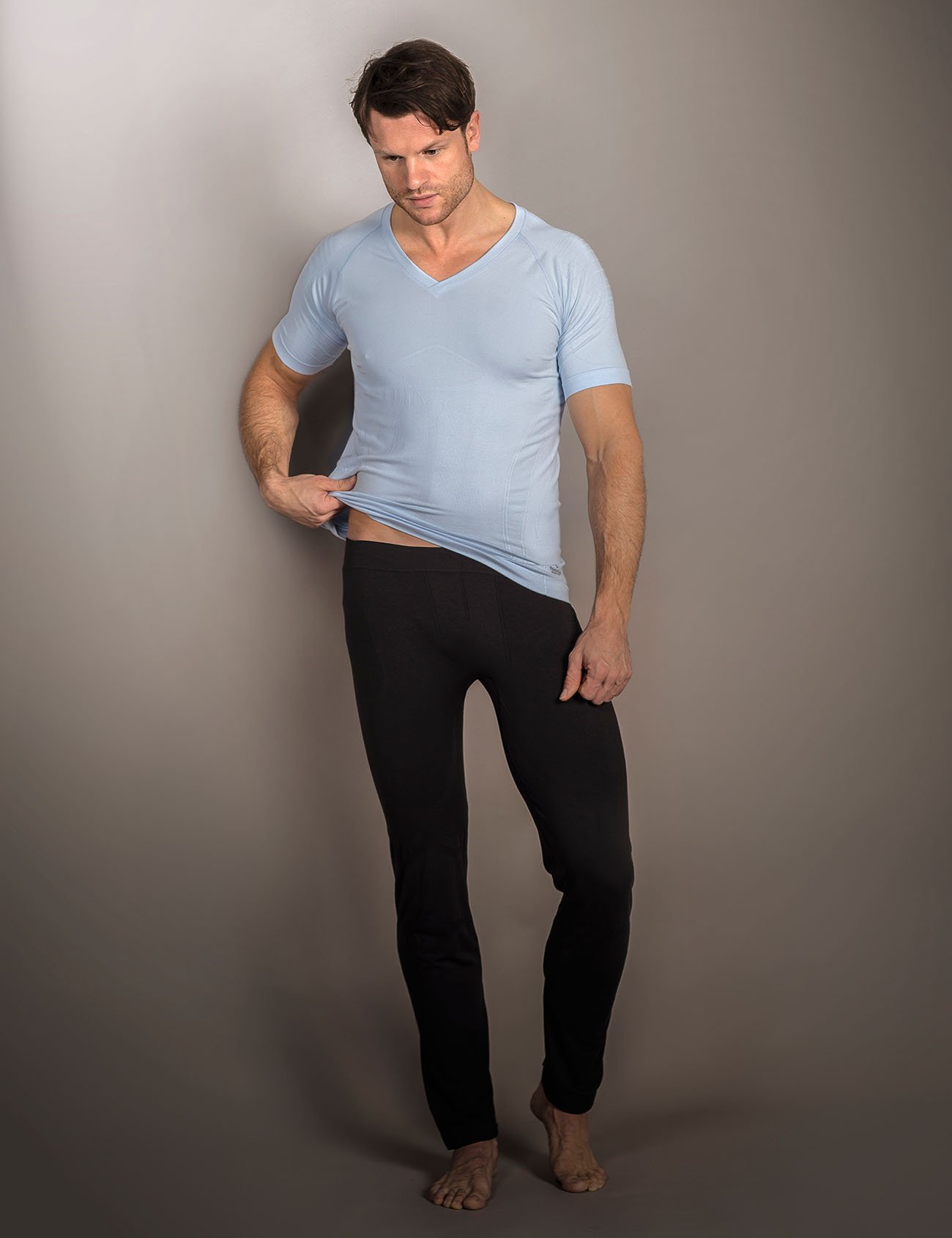 Sleepshirt AVIOR/Herren Schlaf-Shirt/Kurzarm Oberteil/Seamless – ohne störende Nähte | dreimal weicher als Baumwolle/Thermoregulierende und atmungsaktive Funktions-Nachtwäsche