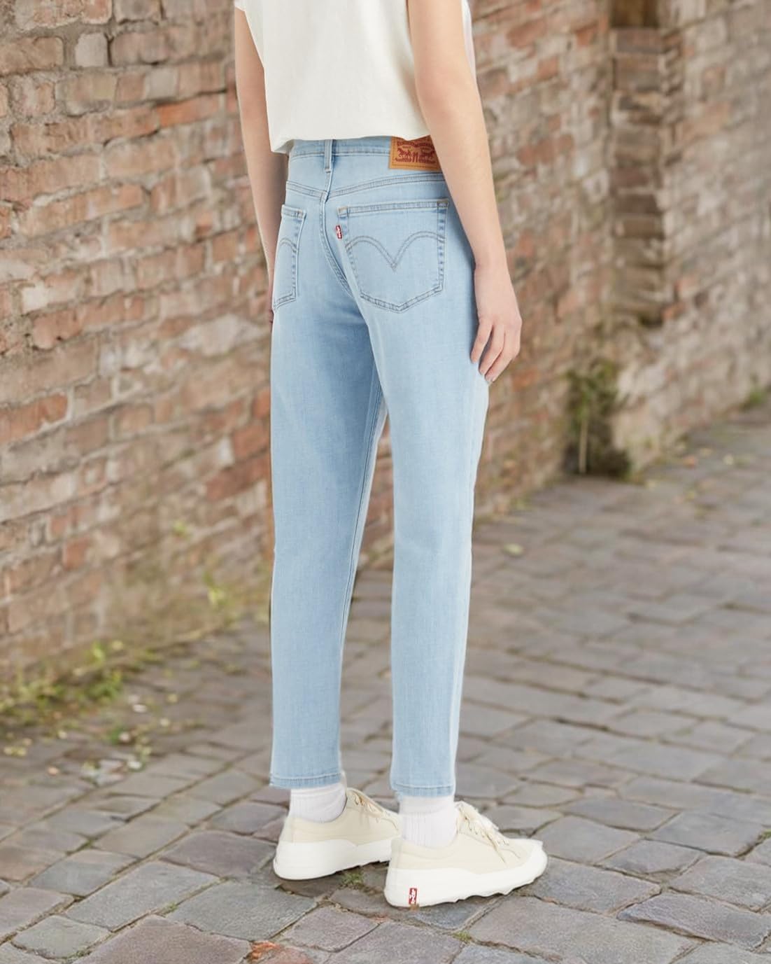 Levi's Women's New Boyfriend Jeans - Image 4