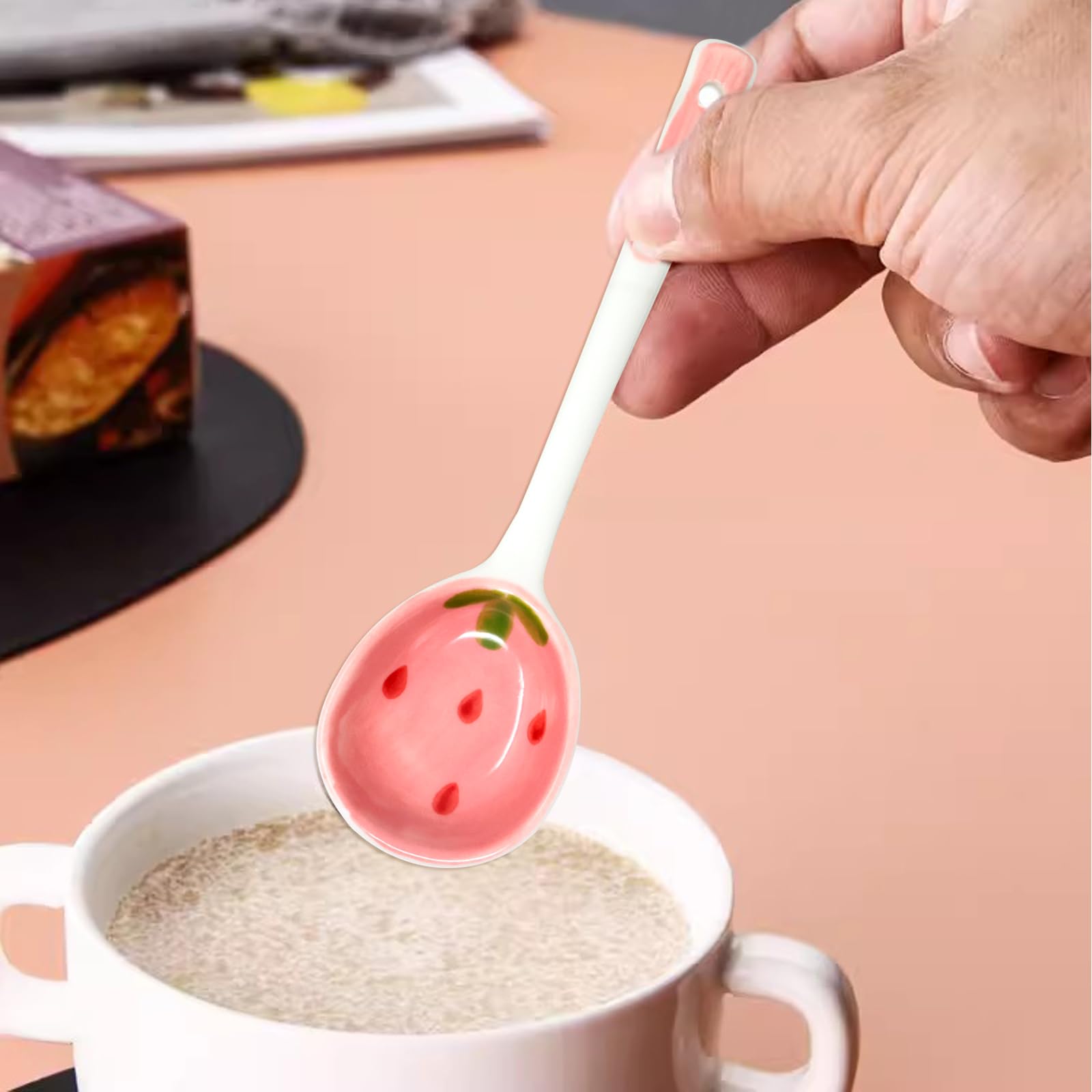 Honbay Suppenlöffel aus Keramik mit langem Griff, Erdbeermuster, Esslöffel, niedlicher Porzellanlöffel für Frühstück, Müsli, Reis, Joghurt, Vorspeisen und Desserts, 4 Stück