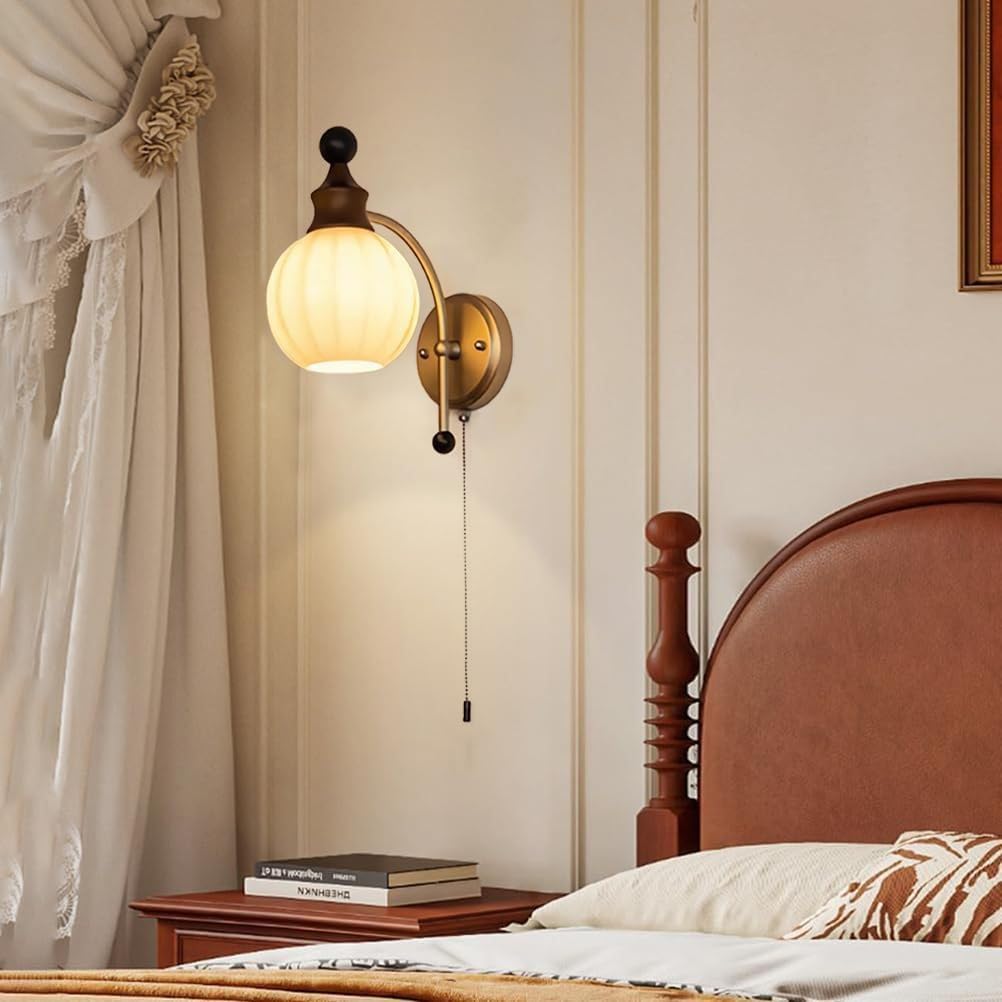 Drewniana metalowa lampa ścienna z włącznikiem, vintage kinkiet wewnętrzny biały szklany klosz lampka nocna E27 rustykalne kinkiety do sypialni salonu hotelu, nikiel