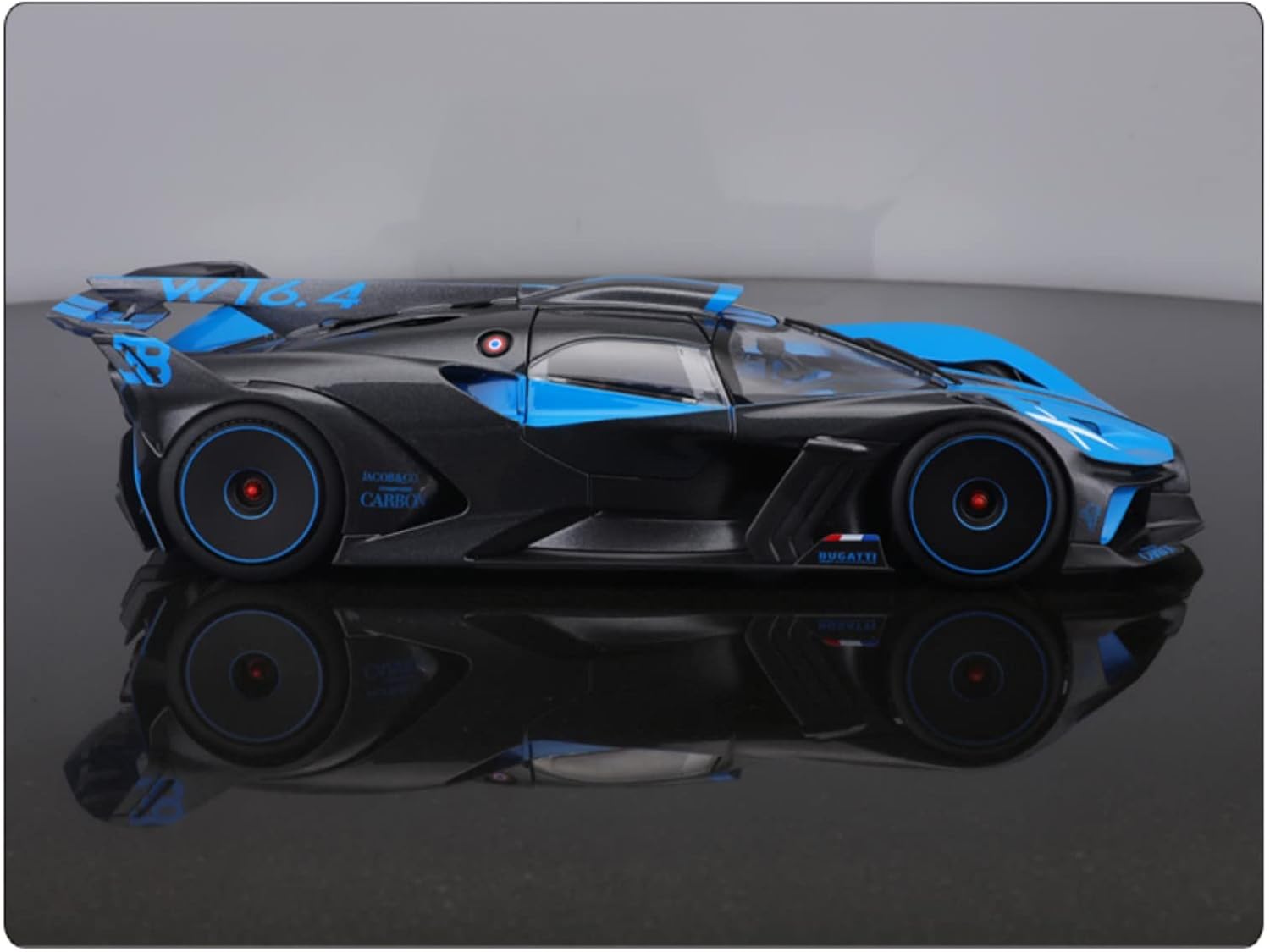 Bburago 1:18 2022 Supercar Static Alloy Sports Car Model Diecast Metal Vehicles Simulation Toy