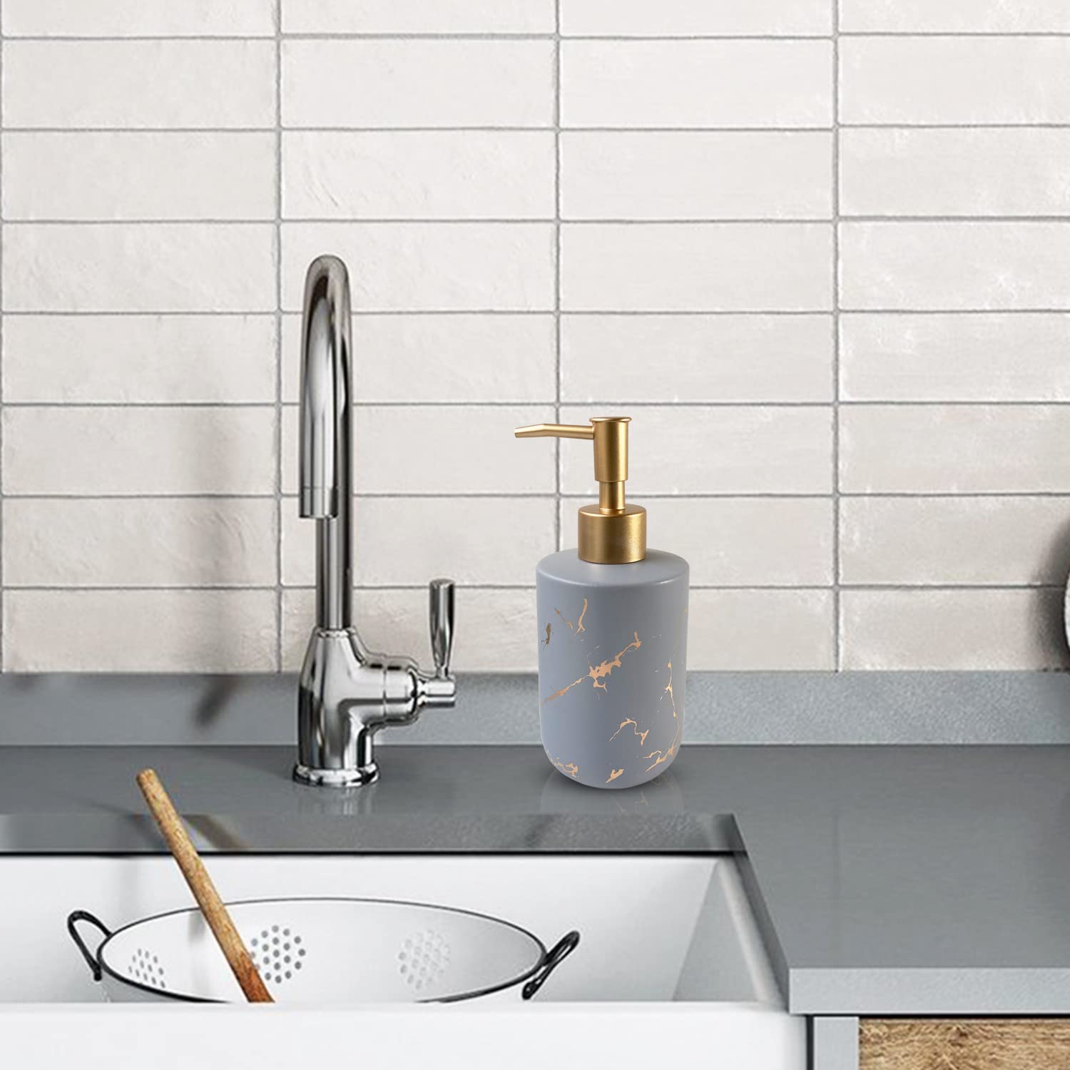 Dispenser di sapone in ceramica dorata con motivo marmorizzato, per bagno e cucina, bottiglia con erogatore manuale per liquido (grigio)