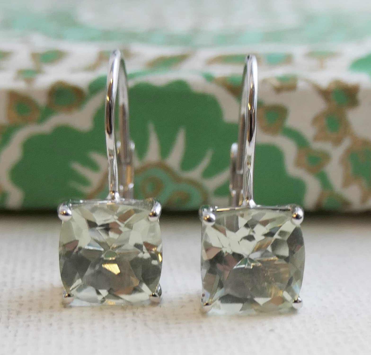 Orecchini pendenti in argento 925 con prasiolite ametista verde - Taglio cuscino sfaccettato - Gioiello elegante e raffinato