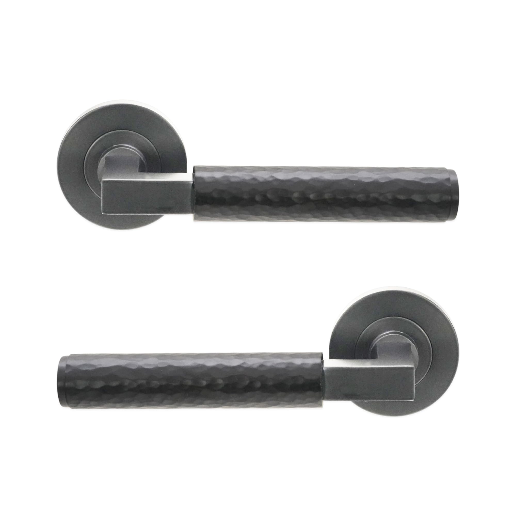Poignées de porte en laiton martelé noir mat Infinity Decor pour sublimer l'ambiance de votre maison