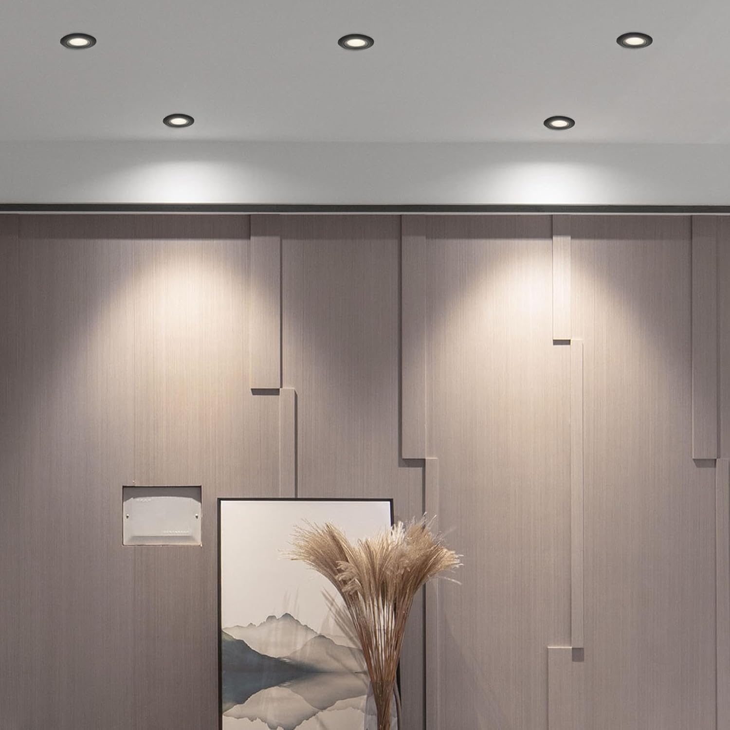 GeyouLux 4x wpuszczana lampa punktowa LED 230 V IP44 Rama z gniazdem GU10, czarne aluminiowe reflektory sufitowe z aluminium, okrągłe płaskie reflektory łazienkowe rama montażowa 68 mm na zewnątrz -