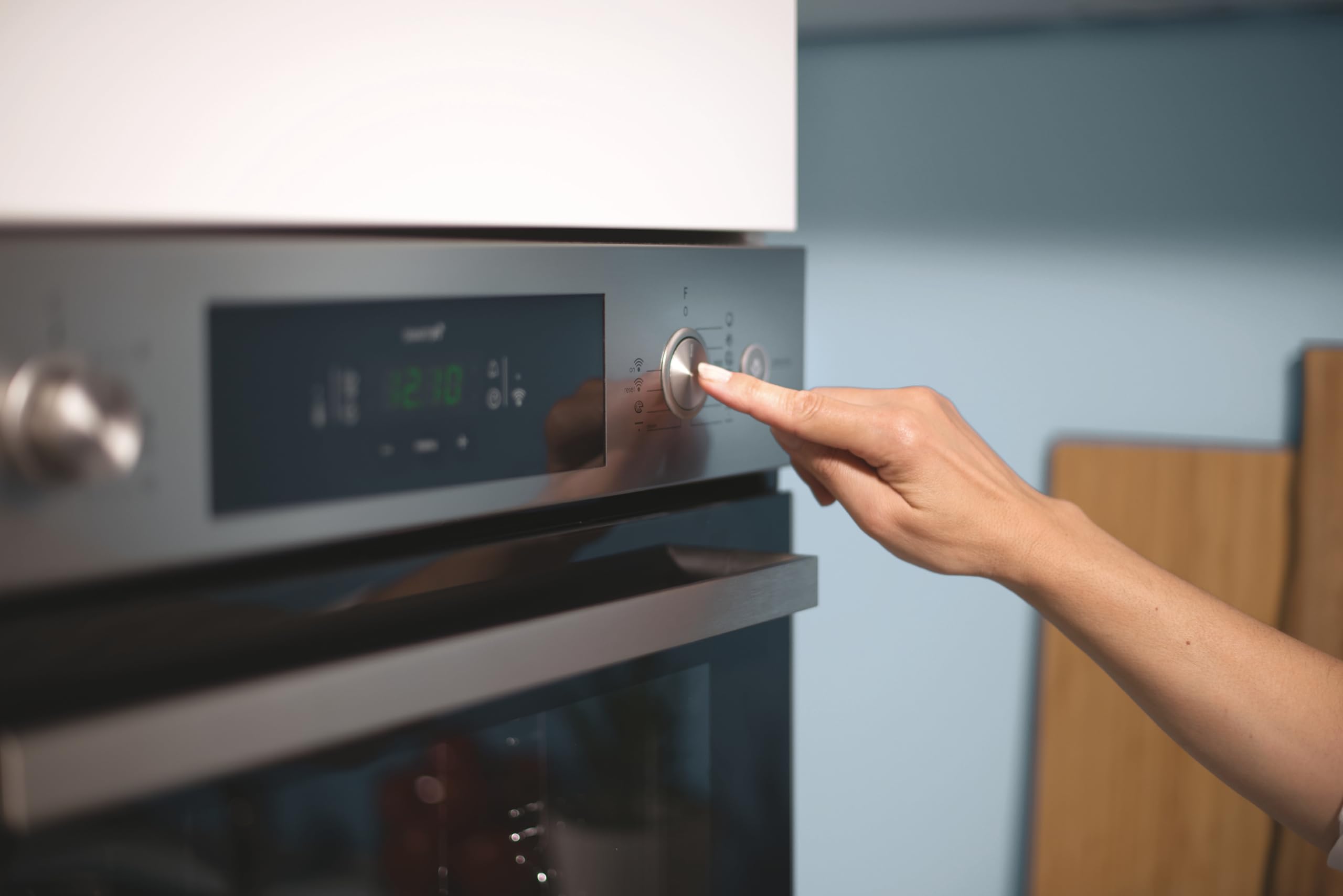 Candy New Timeless FCTS815XL WIFI, forno multifunzione, 70 l, vapore, ventola di raffreddamento, acqualisi, cottura multilivello, 8 funzioni, timer, display touch e comandi, porta 2 vetri, inox