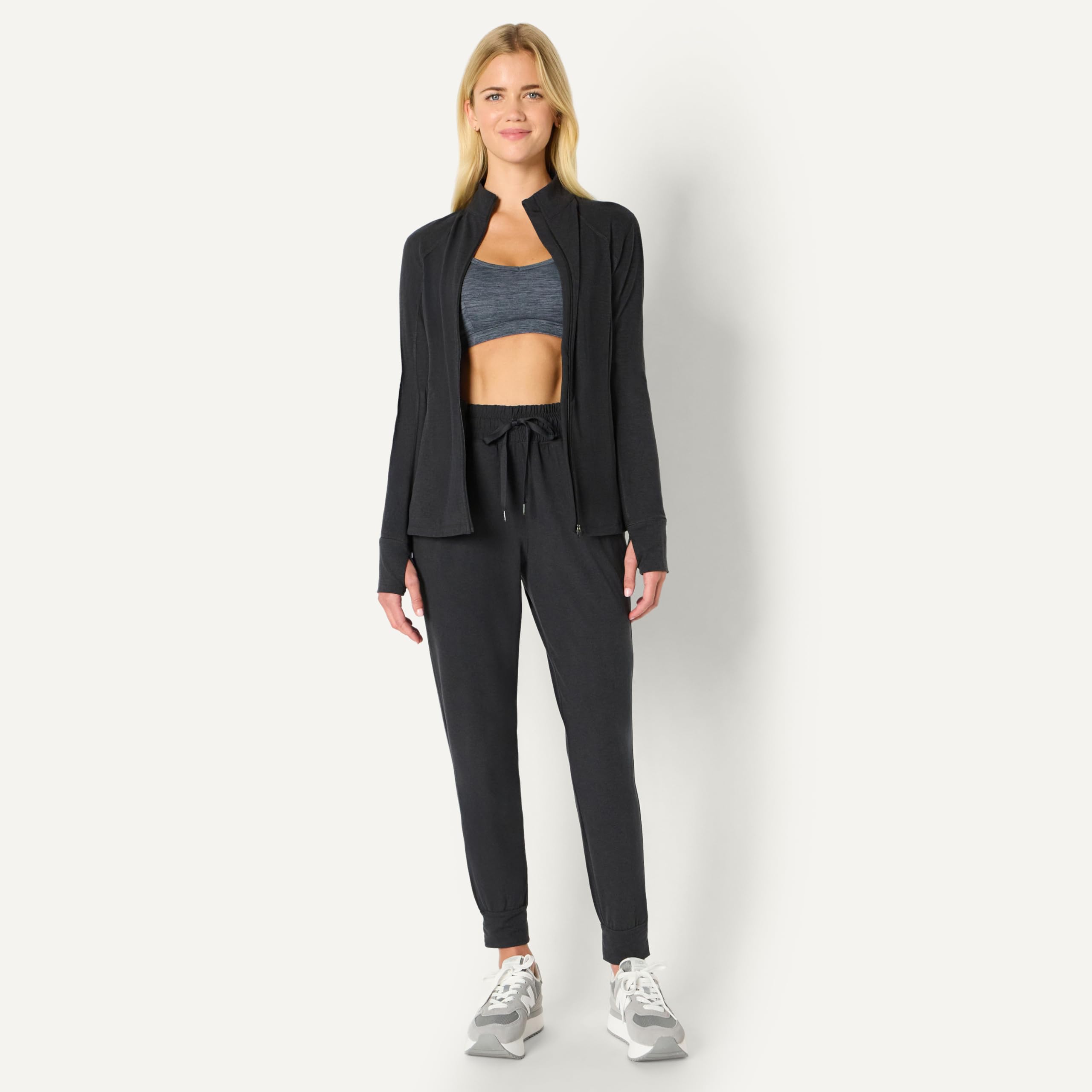Amazon Essentials Pantaloni Jogger Sportivi da Allenamento, Elasticizzati, Morbidi e Leggeri, Alte Prestazioni Donna