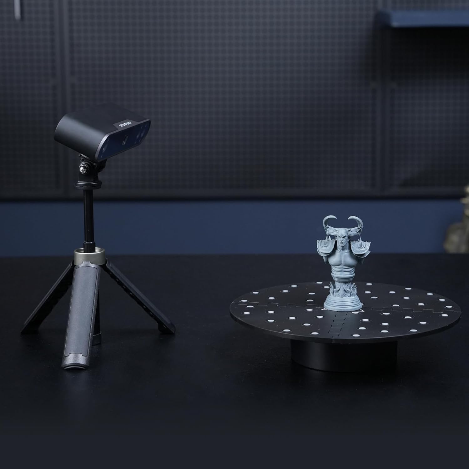 Revopoint Auto Turntable in use with 3D scanner and object