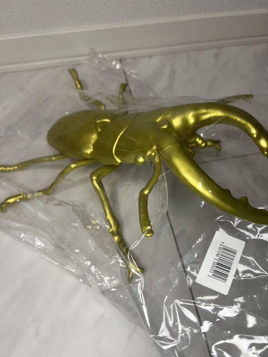 Amazon | カブトクワガタ BIGフィギュア クワガタ ゴールド 金色 昆虫