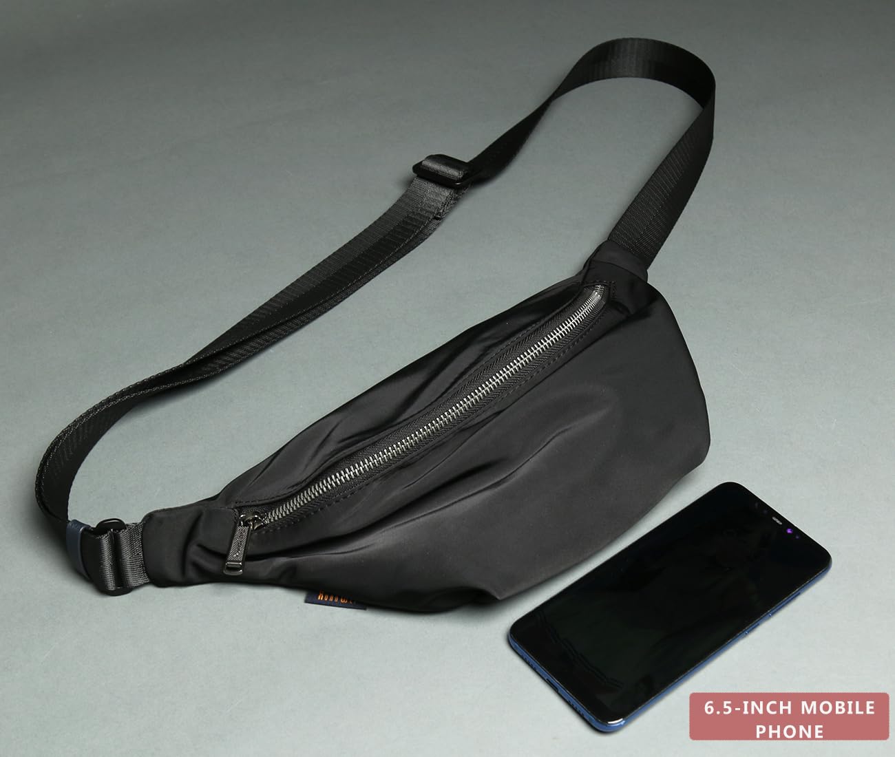 Xuanwei small crossbody bag is suitable for both men and women, with adjustable shoulder straps, mini chest bag, and phone bag, suitable for travel, sports, and fitness