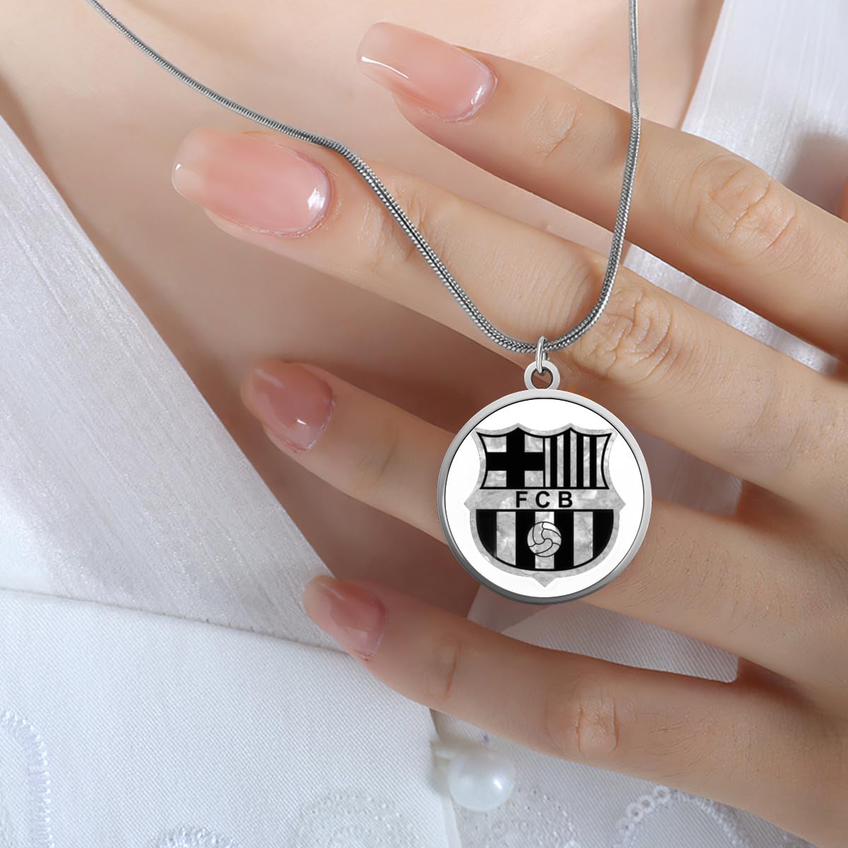 FCバルセロナ　バルサ　ペンダント　ネックレス　未使用新品 Amazon | [PTLYe] FCバルセロナ (3) ネックレス 人気 ペンダント
