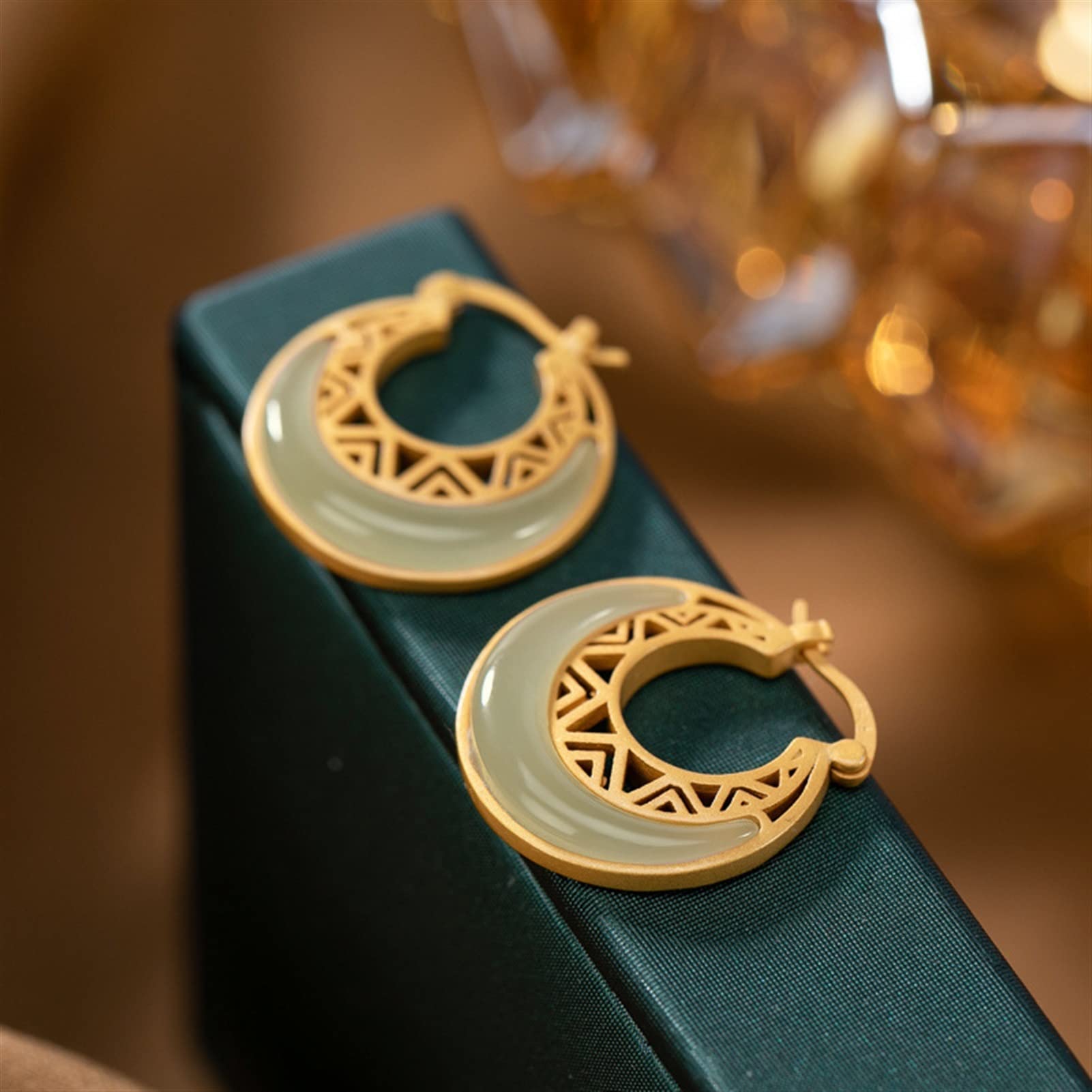 Pendientes de plata S925 chapados en oro con esmeralda para mujer, aretes sencillos con forma de luna, aretes de plata para novia