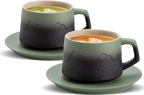 ZENS Juego de 2 tazas de capuchino artístico de 8 onzas, taza de café de cerámica en relieve con platillos para arte con leche, verde musgo y negro