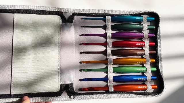 Amazon.com: Svartur Crochet Hooks Ergonomic, 9Pcs Hand-Polished