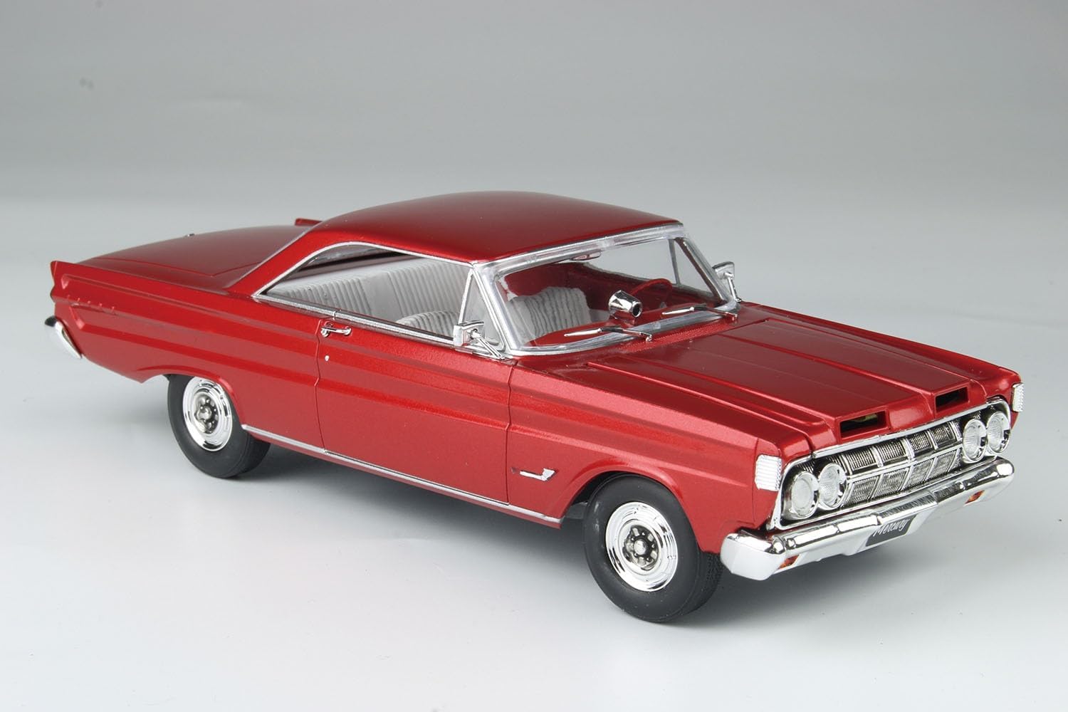 Moebius Models 1964 K-Code Mercury Comet Classic Car Model Kit, 1/25 Scale, Plastic Assembly Kit