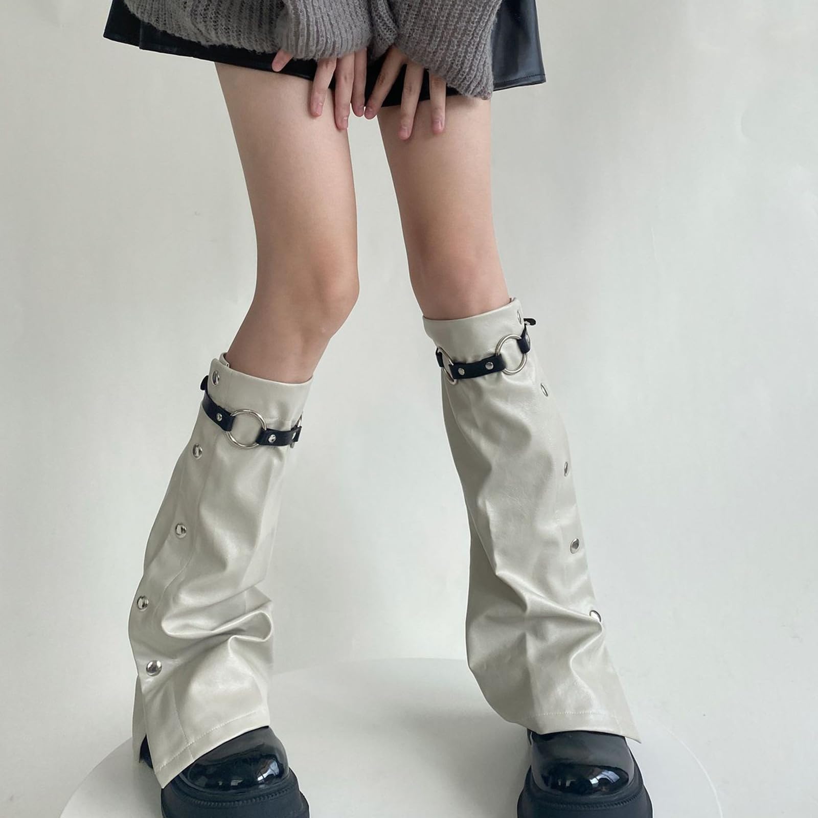 Subcultures Calentadores de pierna de cuero para mujer con hebilla y botones laterales con amplias cubiertas para botas acampanadas calcetines de pantorrilla callejero calentadores de piel