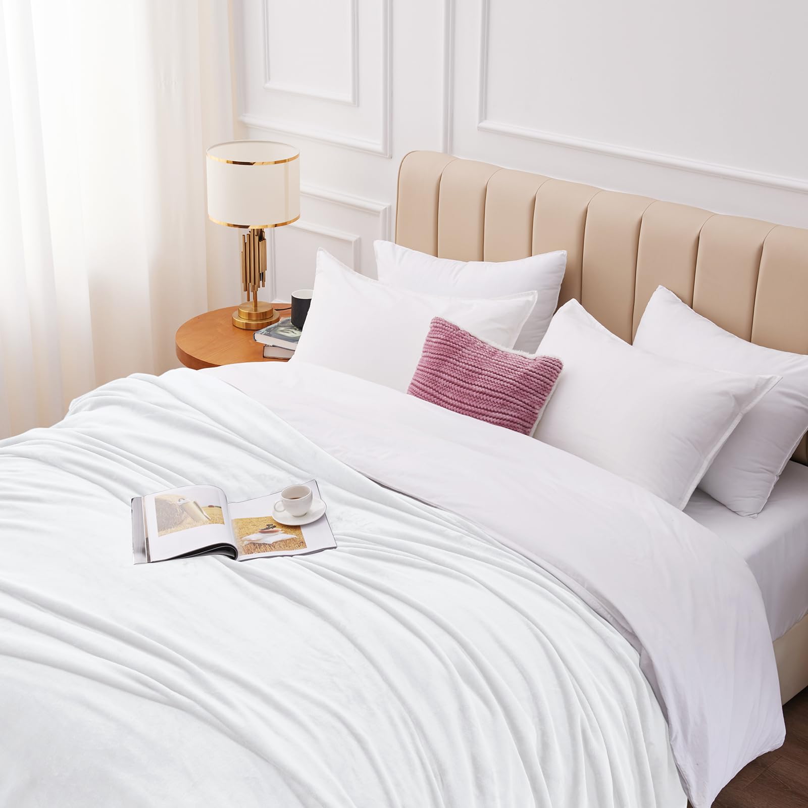 WAVVE Plaid Coperta Pile di Flanella 260gsm - 220x240 cm, Bianco - Pled Divano Pelosa Letto Matrimoniale King 240x220 - Copridivano di Microfibra Calda e Morbida