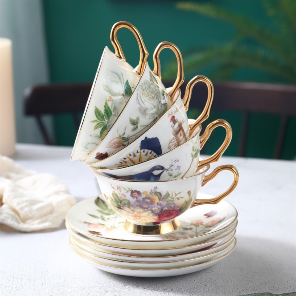 Herbata herbaty, Filiżanka i spodek do kawy z porcelany kostnej(B)