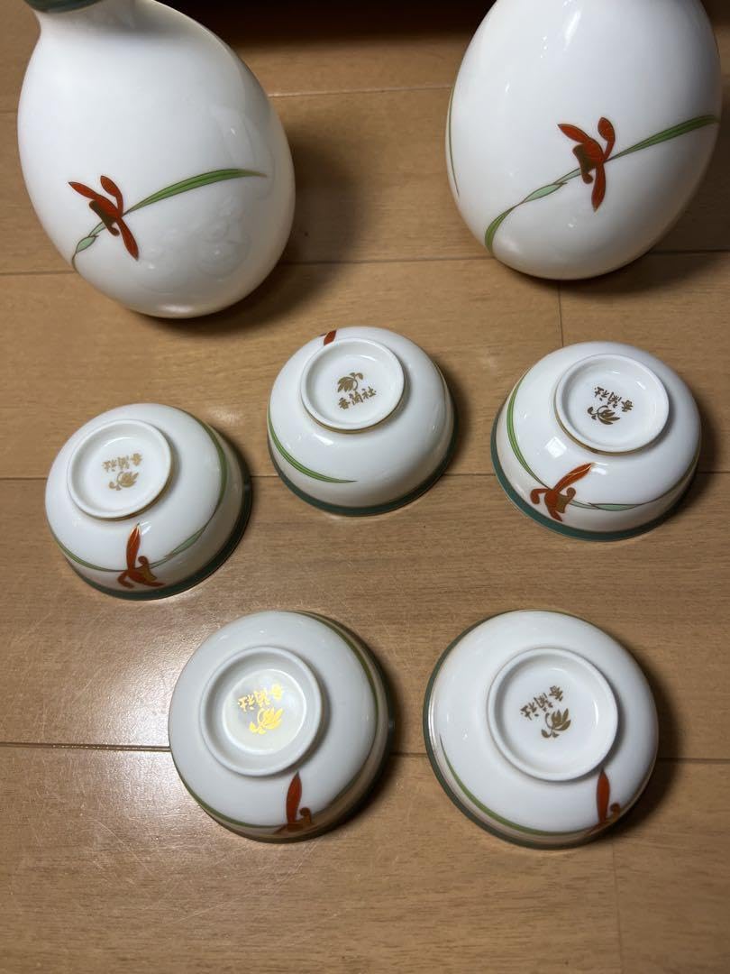 Amazon.co.jp: 香蘭社 酒器セット 徳利1 猪口5 : ホーム＆キッチン