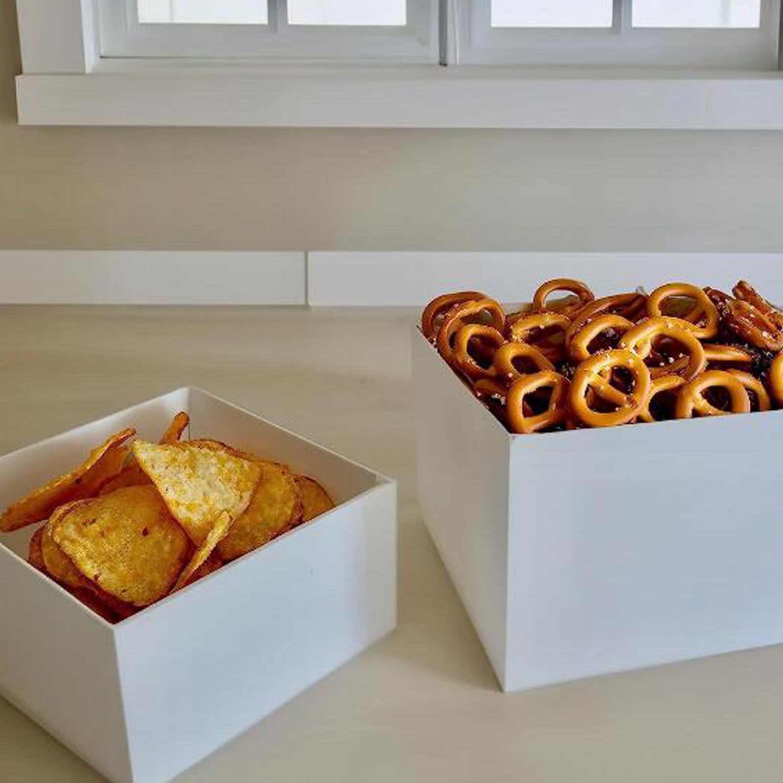 Sharplace Boîte de présentation de Cubes en Acrylique, 8 pièces, rehausseur de Nidification à 5 côtés pour Table de Buffet, rehausseur de Nourriture pour, Blanc