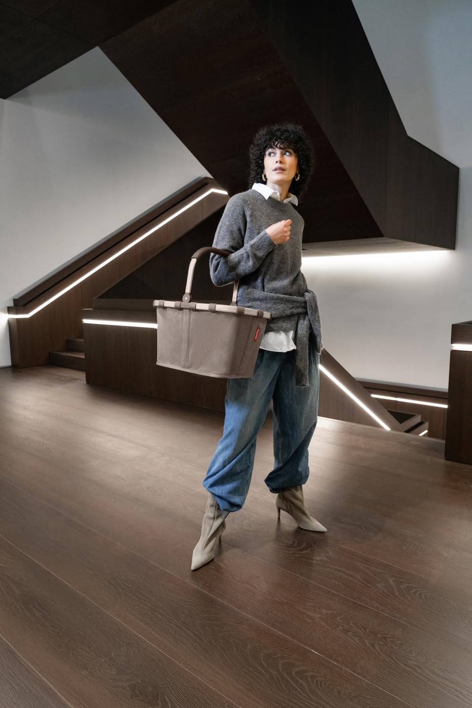 reisenthel Carrybag – Robusto cestino per la spesa con ampio spazio e pratica tasca interna – Design elegante e impermeabile, A spina di pesce moka, casual ed elegante