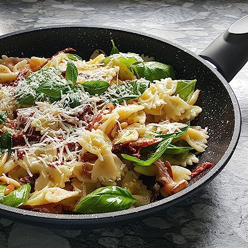 Foto von STONELINE Gourmundo Made in Germany Bratpfanne 28 cm, antihaft beschichtete Pfanne mit echten Steinpartikeln, alle Herdarten inkl. Induktion, fettfreies Braten