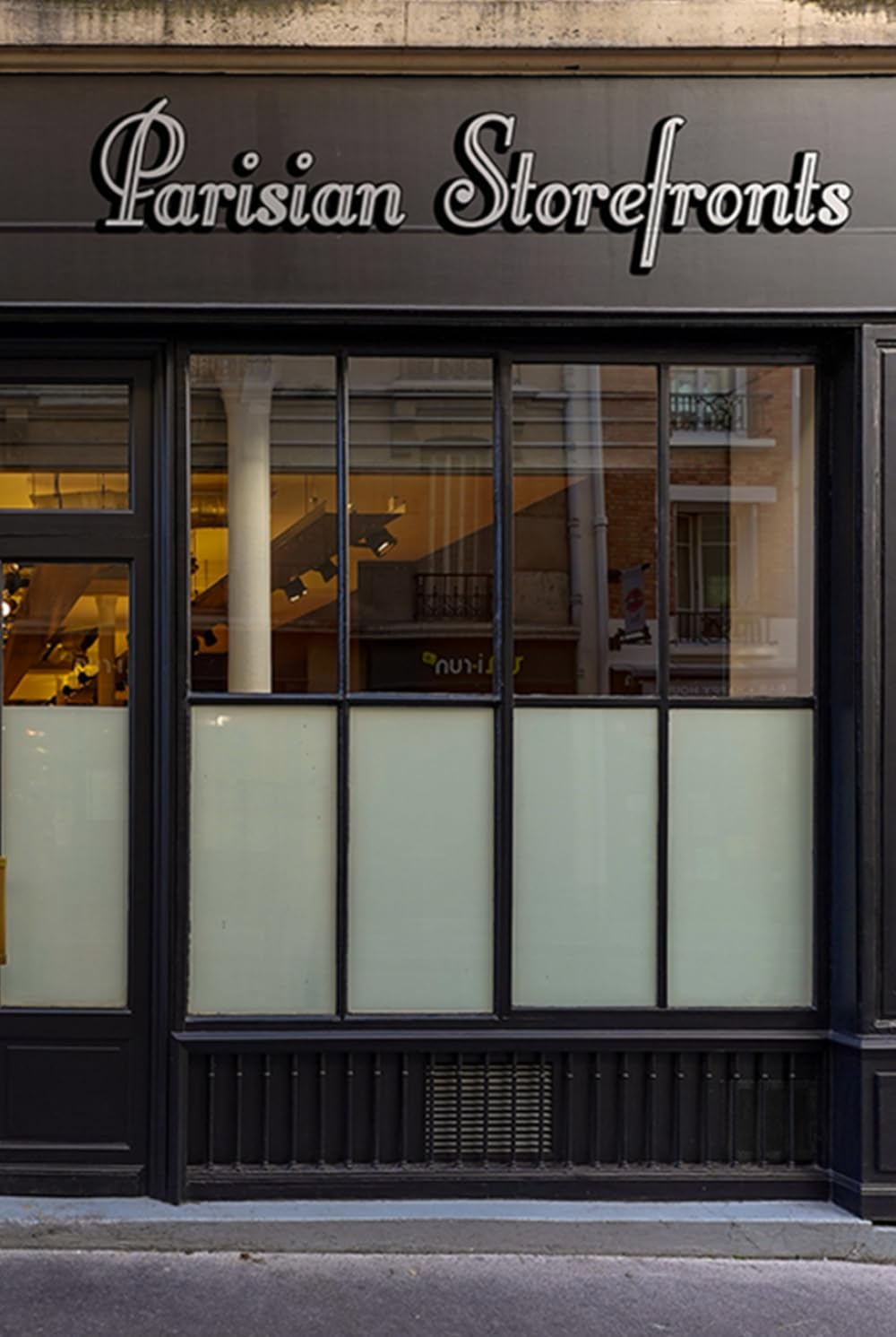 100 Parisian Storefronts: volume.1      Hardcover – December 31, 2024