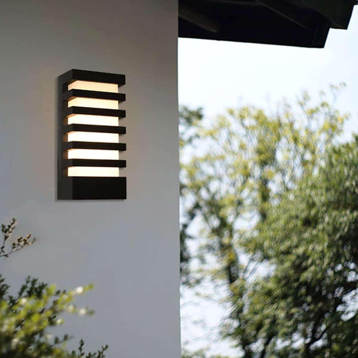 LUSSIOL, Applique da parete esterna Marlon, 5 W, illuminazione LED 3000 K, anti-acqua IP54 ideale per terrazze.