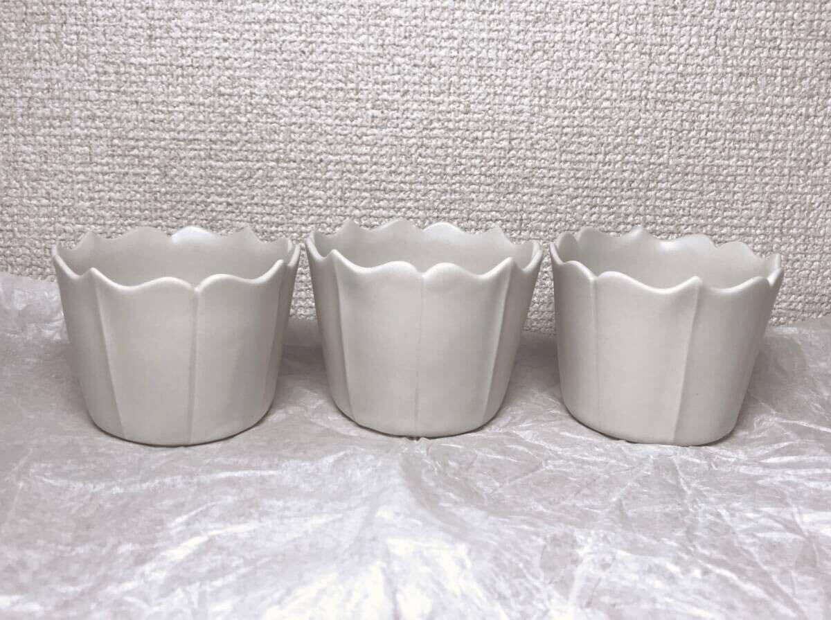 Amazon.co.jp: 7個セット 臼杵焼 蕎麦猪口 豆皿 稜花 輪花菱 白磁