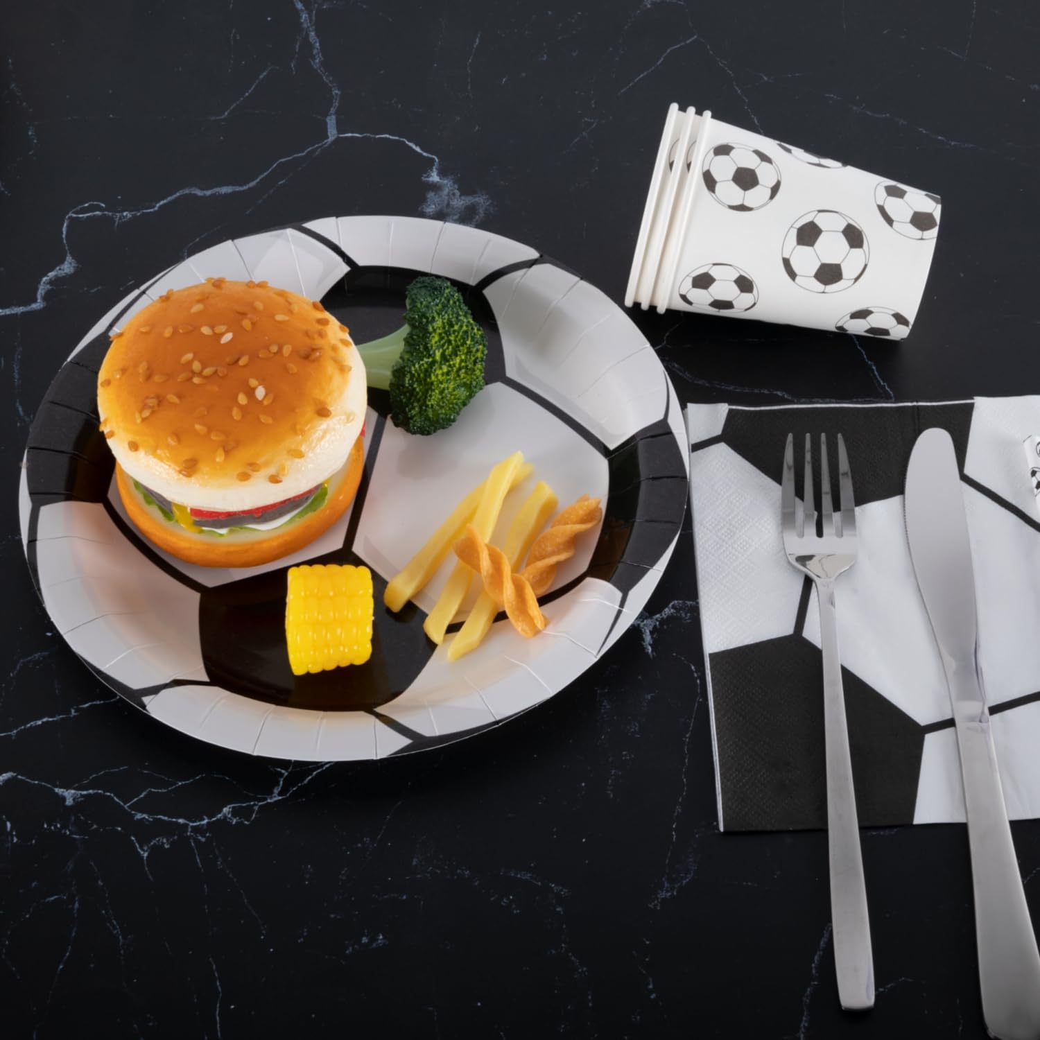 CEILIWEN Set Completo per Feste a Tema Calcio 125PCS - 25 Piatti di Carta Premium (9” & 7”), Bicchieri, Tovaglioli e Cannucce - Decorazioni per Compleanni a Tema Mondiali e Sportivo