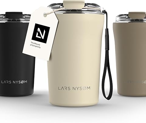 LARS NYSØM Taza térmica café para llevar con correa y Tapa Tritan | Termo Café de 0,38 litros con aislante | Travel mug de acero inoxidable a prueba de fugas (Almond Beige, 380ml)