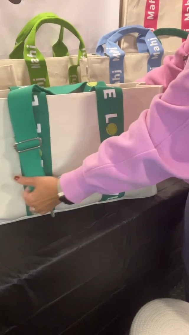 Tennis Tote - Bolsa de lona grande con bolsillos interiores miniatura 7