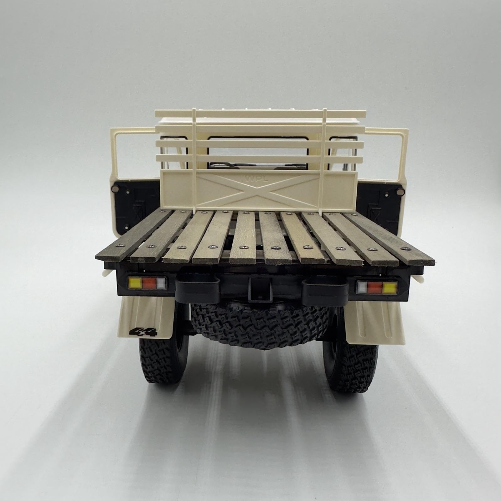 Coche Teledirigido Todoterreno a Escala 1/16 con Protección de Carga Y Motor Eléctrico.