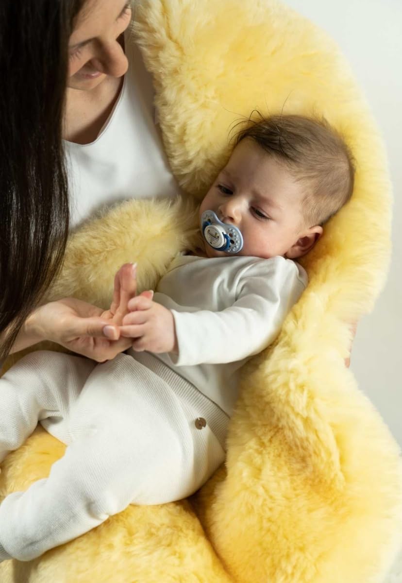 Hollert German Leather Fashion Lammfell Baby waschbar ökologisch gegerbtes kuscheliges echtes Merino Schaffell (deutsche Qualität) Naturform Babyfell geschoren Größe 90-100