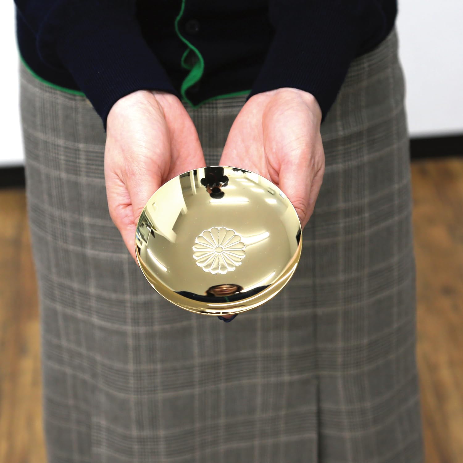 警視総監賞　十六紋菊金盃　愛国婦人会有効賞　交通安全協会　金杯　セット 警視総監賞 十六紋菊金盃 愛国婦人会有効賞 交通安全協会