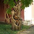 Alpine Corporation WIN1530 Indoor/Outdoor Floor Waterfall, Tree Trunk Fountain w/LED Lights & 2 Flower Pots, 52", Brown