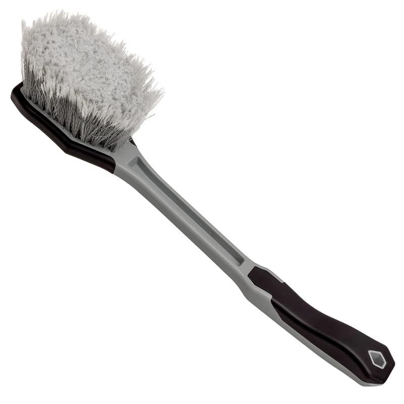 Escova para Limpeza de Rodas e Caixas de Roda VIKING com Cabo Longo de 41,9 cm