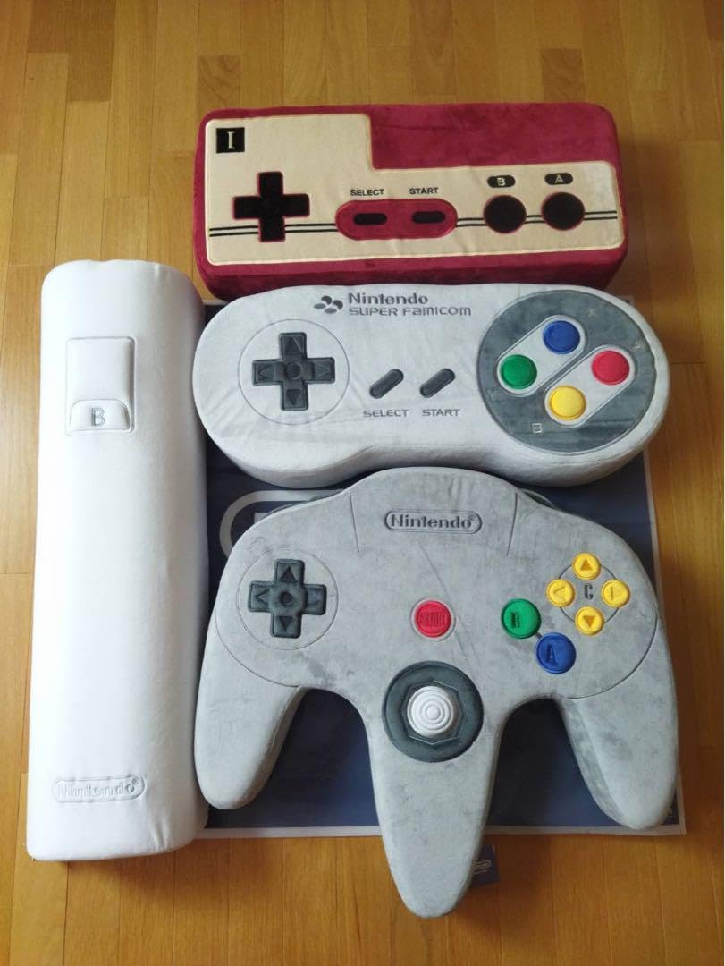 Amazon.co.jp: ニンテンドーミュージアムクッション コントローラー 4 