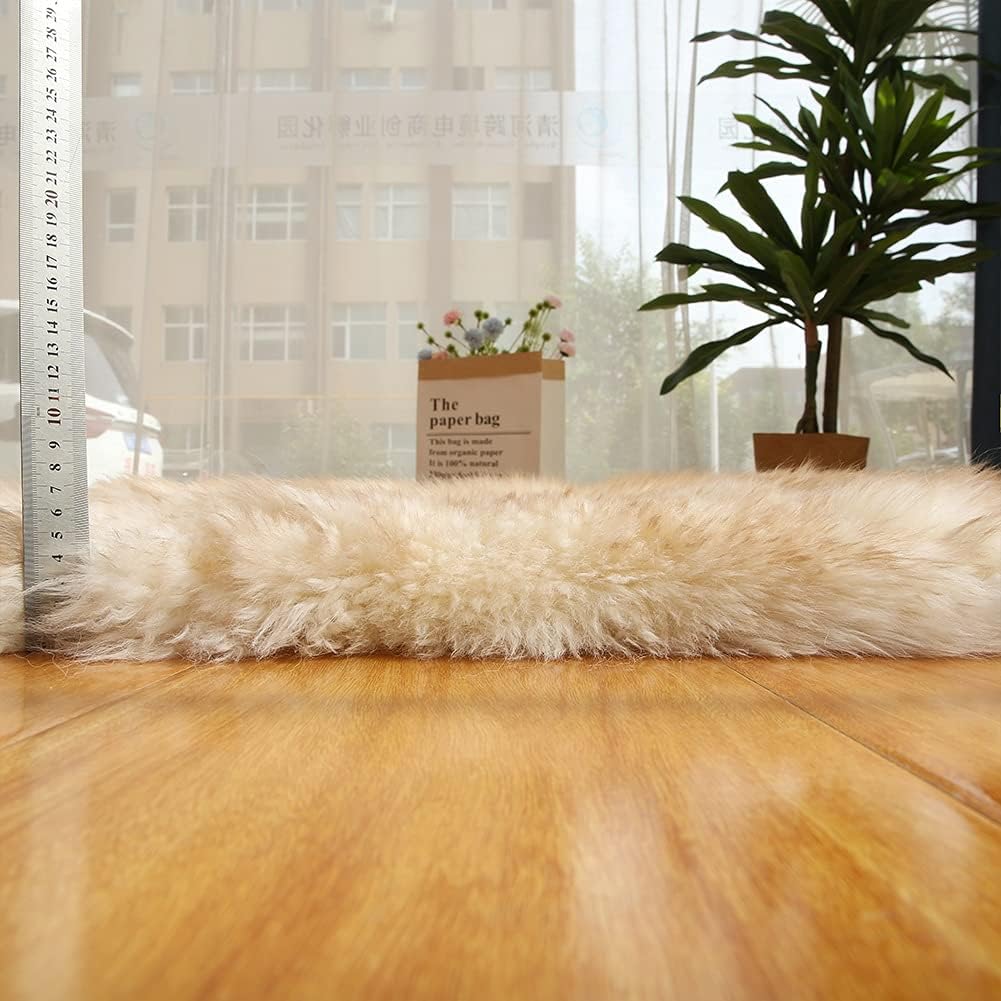Real Sheepskin Rug Fluffy Sheepskin Throw Genuine Sheepskin Rug Sheepskin Seat Covers for Chairs Recliner Sofa (70X100cm)