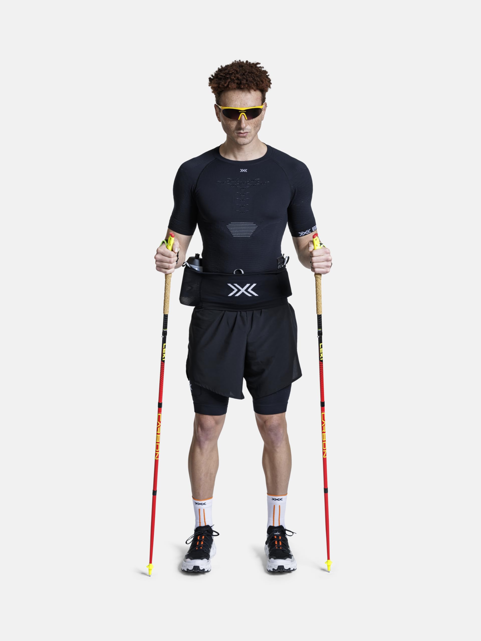 X-BIONIC Hochleistungs-Laufgürtel mit Zwei Flaschentaschen für Flüssigkeitszufuhr, geräumige und sichere Aufbewahrung, geringes Gewicht und Bequeme Passform - Schwarz/Weiß, XL