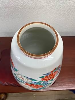 デパート図録出品作　十三代酒井田柿右衛門 濁手 牡丹文壷 本人作品 Amazon.co.jp: デパート図録出品作 十三代酒井田柿右衛門 濁手