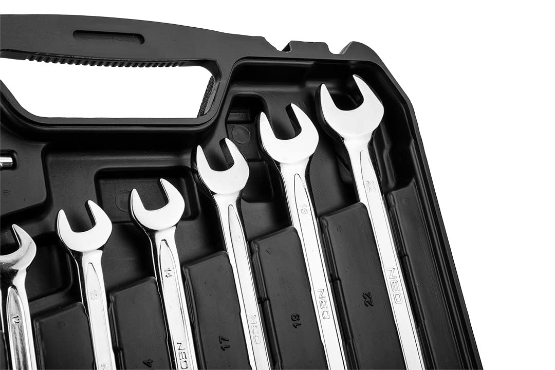NEO TOOLS Klucze nasadowe 1/2", 1/4" i akcesoria, 82-częściowy zestaw; do wkręcania i odkręcania; bity krzyżowe, sześciokątne; walizka do przechowywania; TÜV; stal CrV