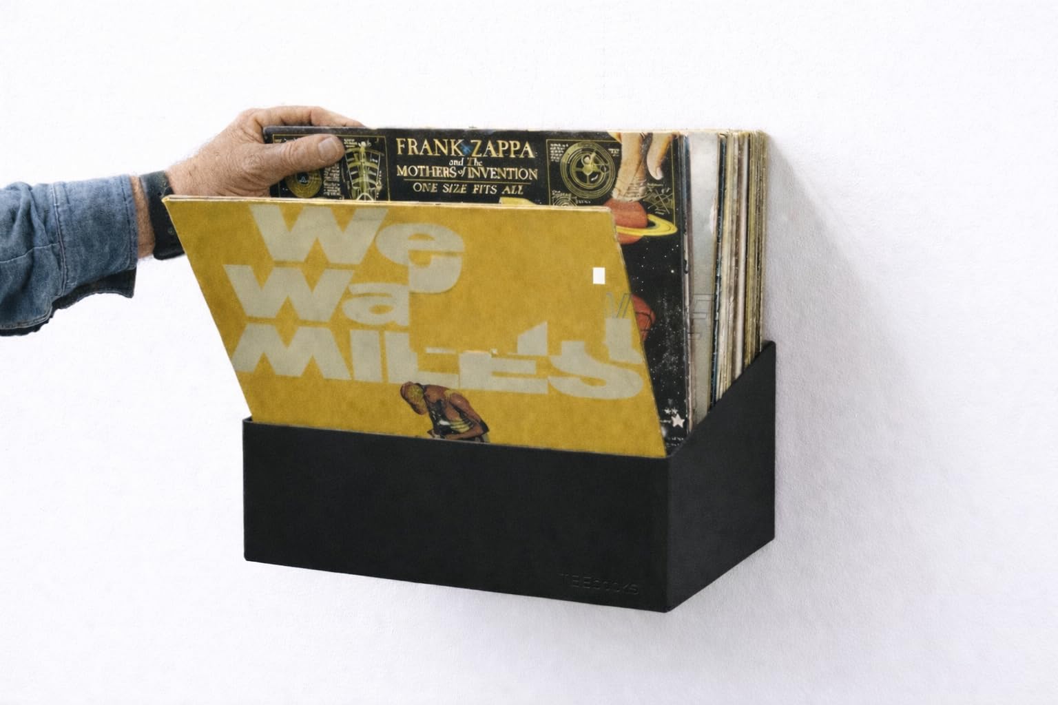 53119 WALL MOUNTED FLOATING MAGAZINE HOLDER / LP STORAGE RACK - BLACK-picture-22