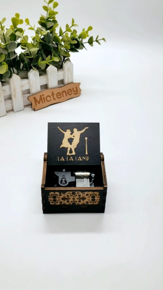 Micteney La La Land Music Box,La La Land Merchandise Wooden Carved