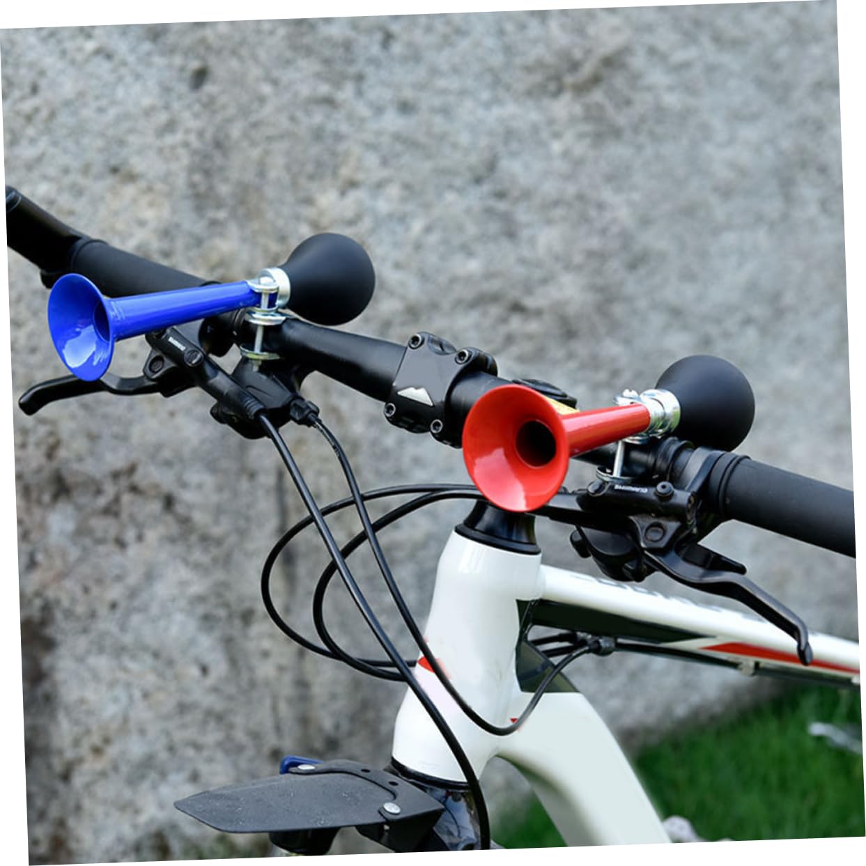 Toddmomy Cloche De Vélo pour Porte-Vélo Arrière Porte-Vélo Chaîne Klaxon Sonnette De Vélo Support De Téléphone pour Vélo Pompe À Vélo Vélos De Route Cyclisme Polyvalent Sonnette