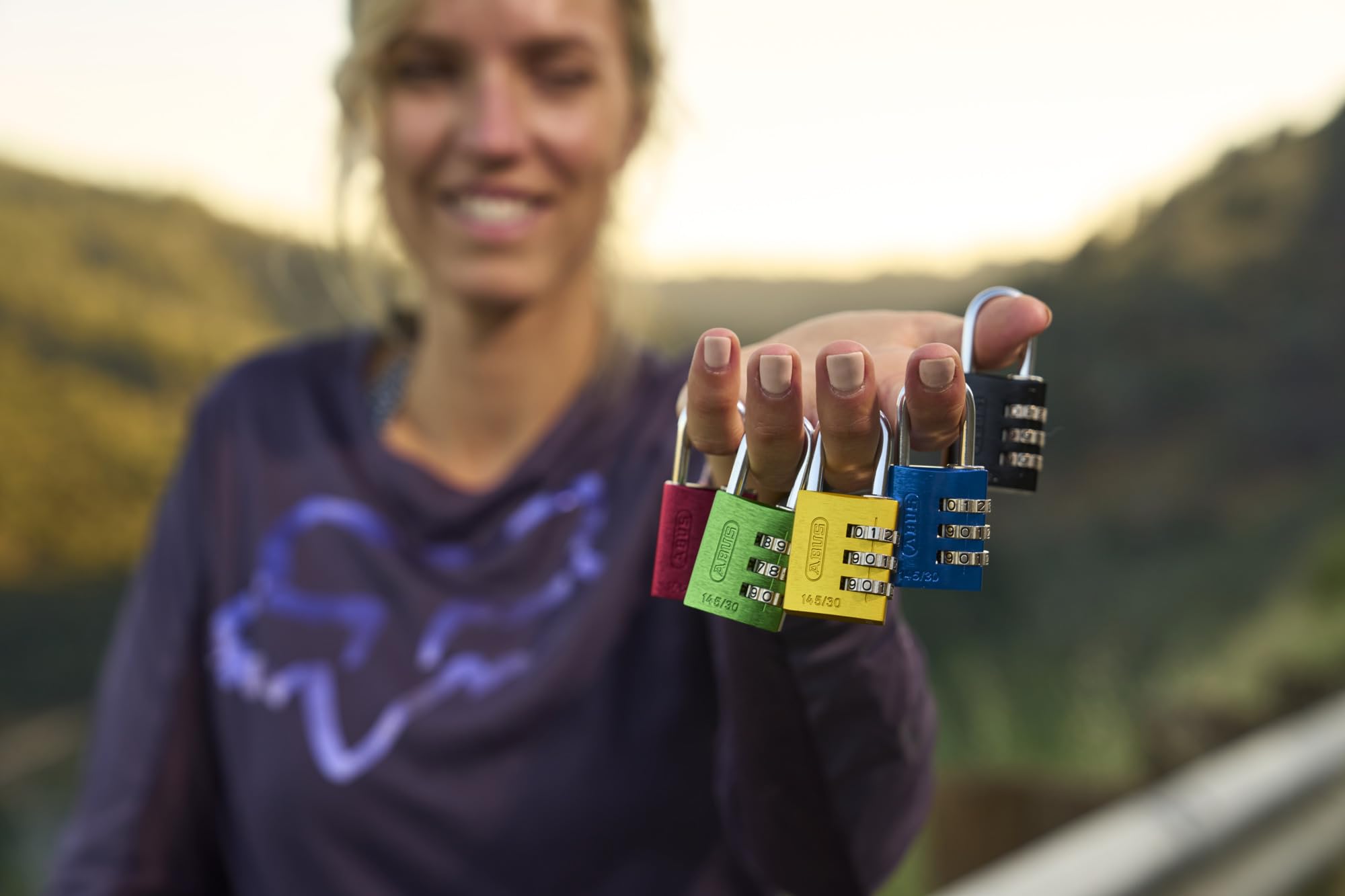 Amazon | ABUS 145/30 C 30mm ボディ 3ダイヤル リセット可能