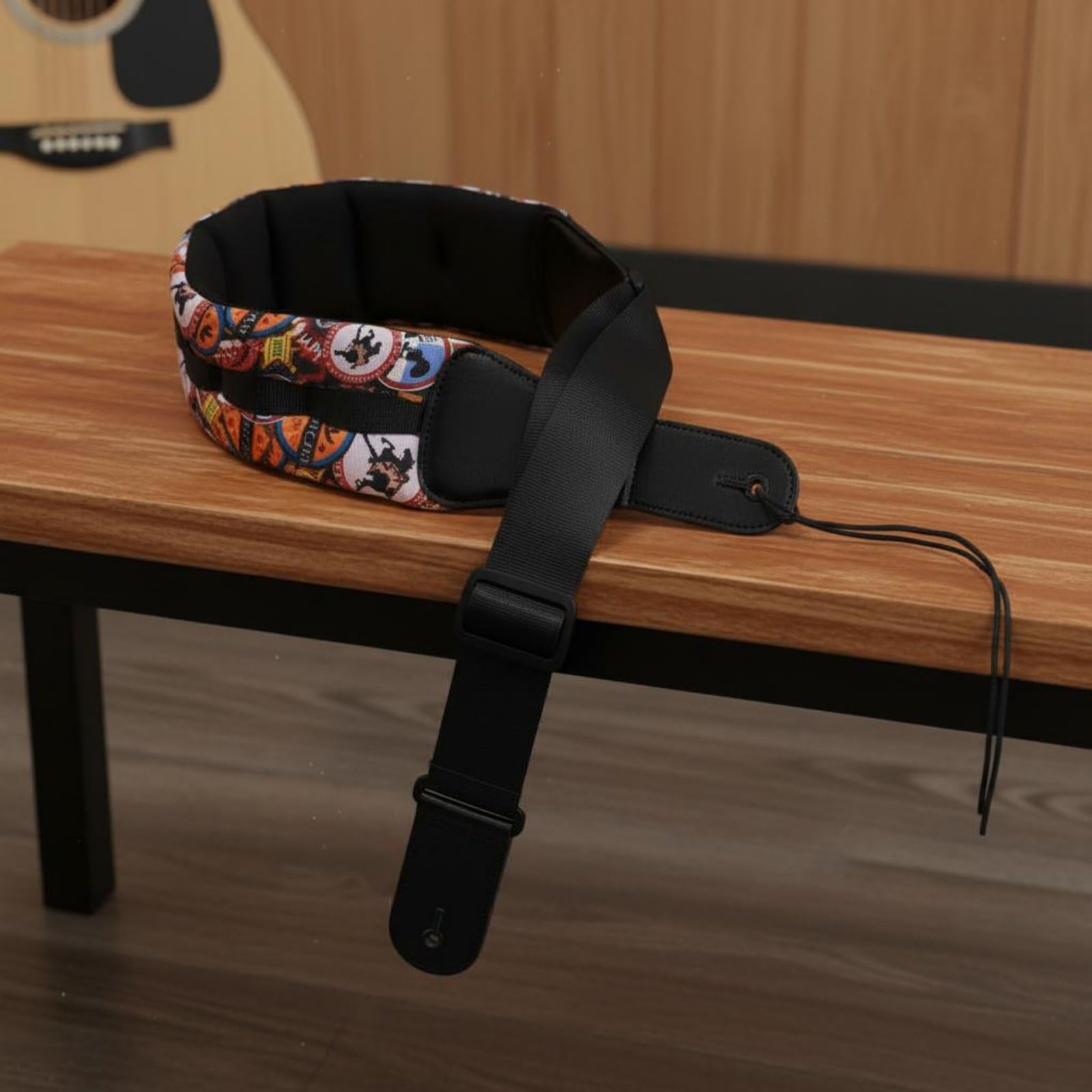Correa de Guitarra Acolchada Correa Ajustable Arnés Cinta Bandolera con Material Textil Resistente y Extremos Reforzados para Mayor Estabilidad Adecuada para Bajo Estudio Escenario